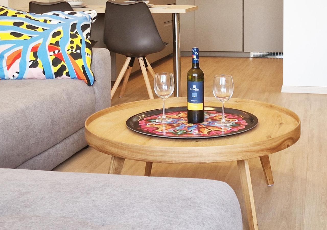 New Cozy 2 Room Pink Apartment Bratislava 059 المظهر الخارجي الصورة