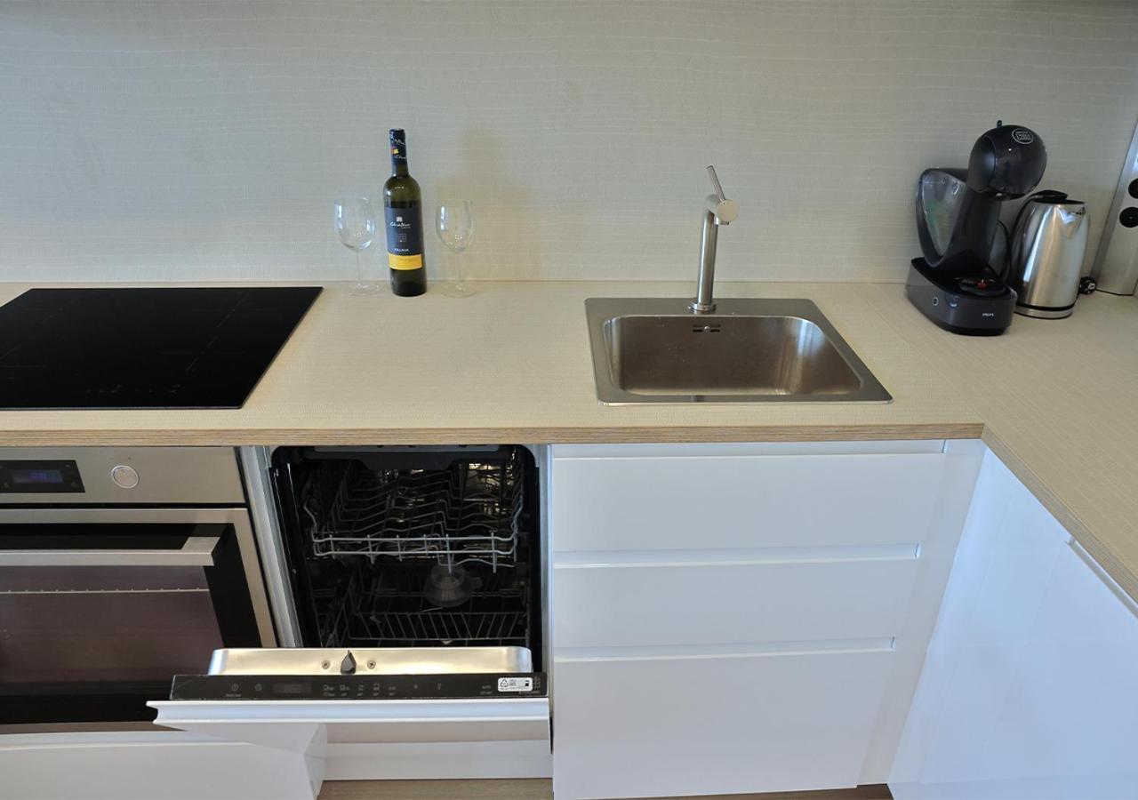 New Cozy 2 Room Pink Apartment Bratislava 059 المظهر الخارجي الصورة