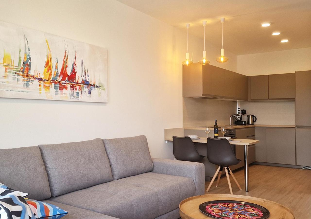 New Cozy 2 Room Pink Apartment Bratislava 059 المظهر الخارجي الصورة