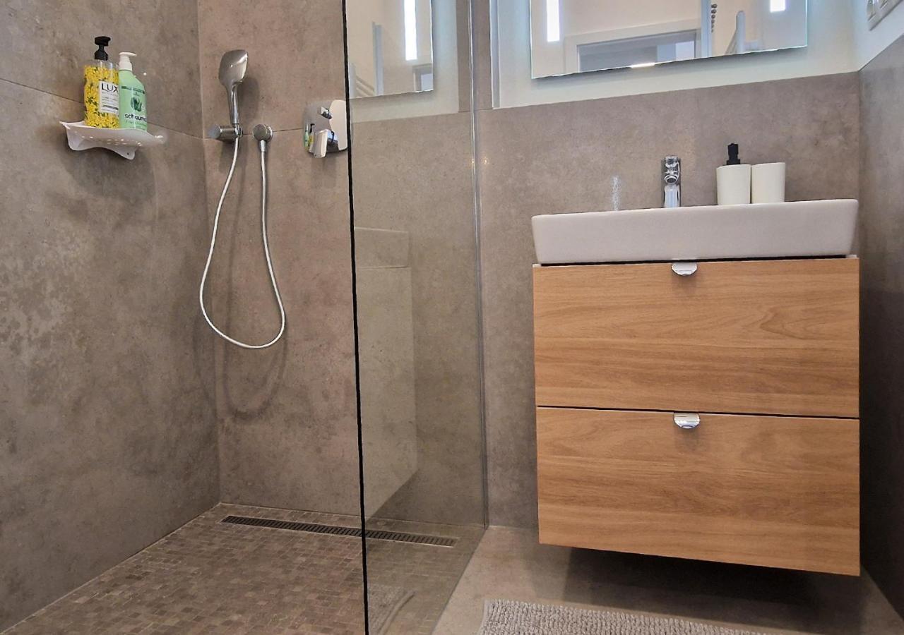 New Cozy 2 Room Pink Apartment Bratislava 059 المظهر الخارجي الصورة