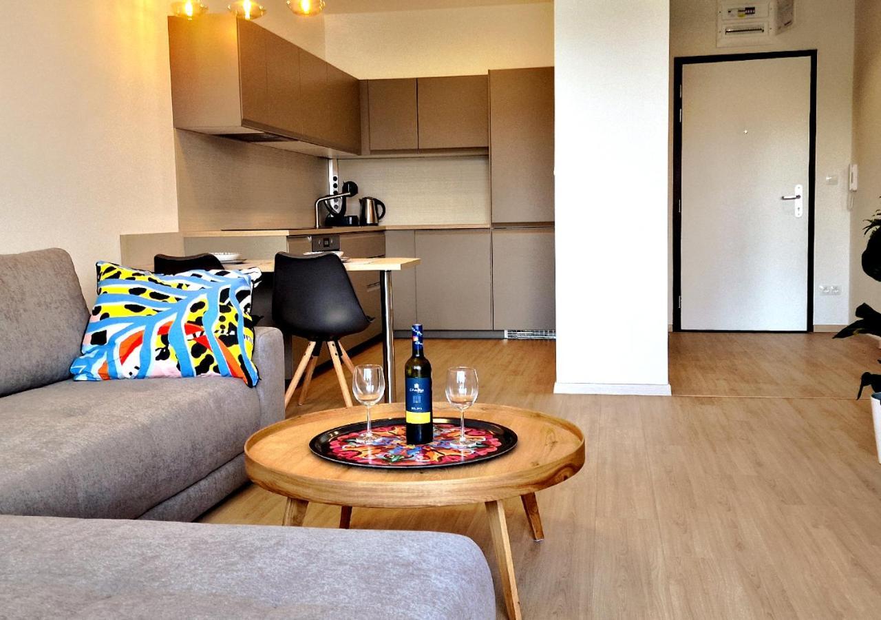 New Cozy 2 Room Pink Apartment Bratislava 059 المظهر الخارجي الصورة
